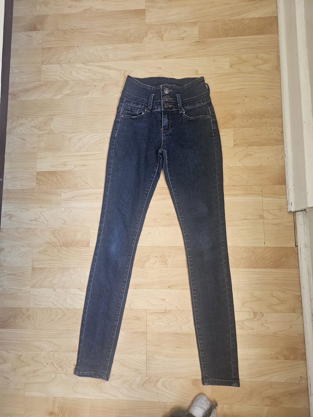 Bluenotes High-Rise Skinny Jeans in Dark Blue Wash